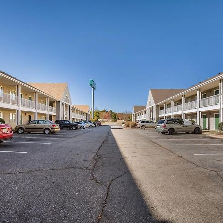 Hometowne Studios By Red Roof Spartanburg - Asheville Highway Southern Shops Extérieur photo